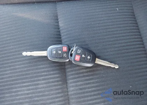 2015 Toyota Rav4 Xle из США, поврежденный, VIN JTMRFREV9FD152892